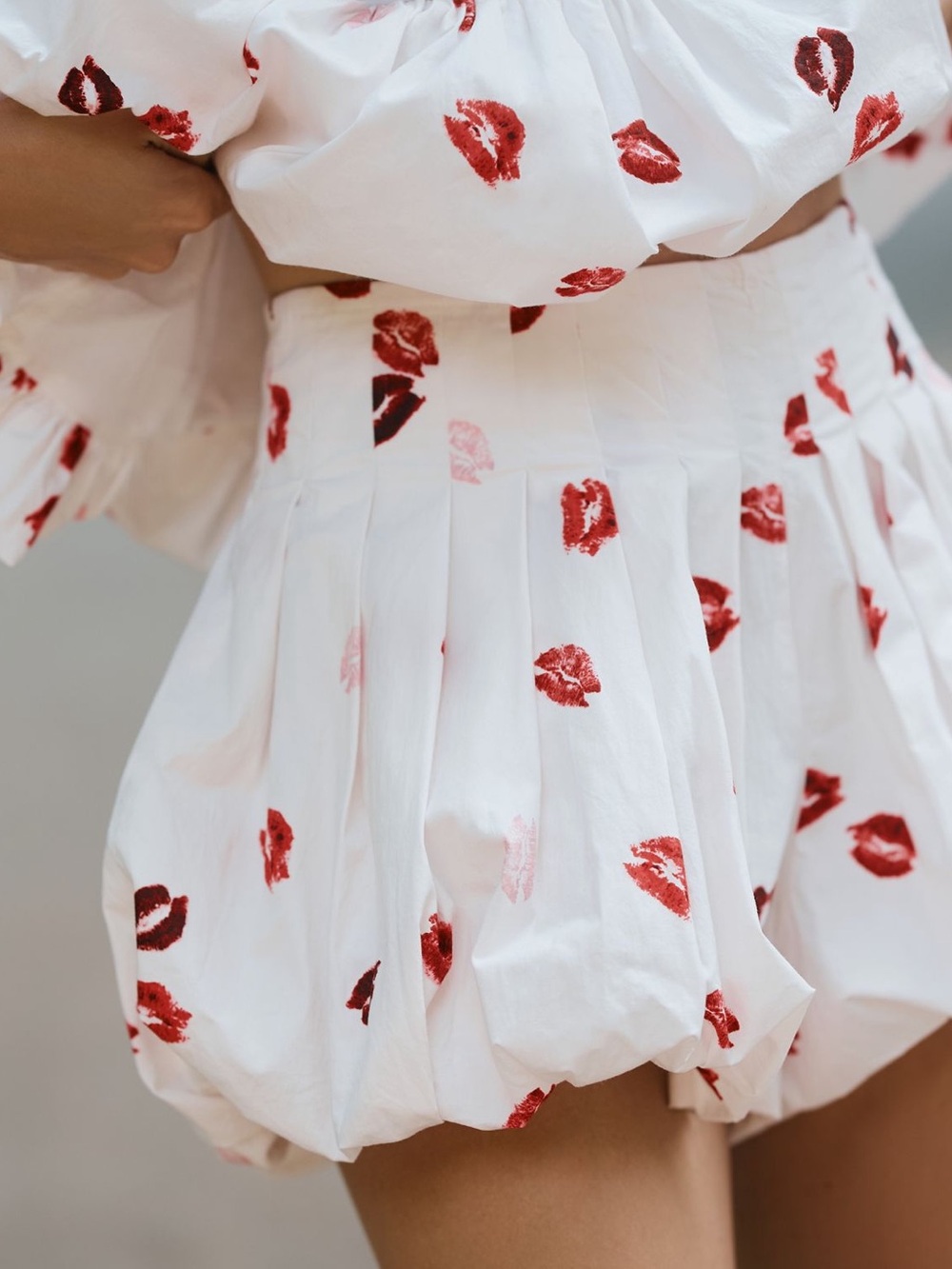 Maeve printed bubble shorts “Lips”